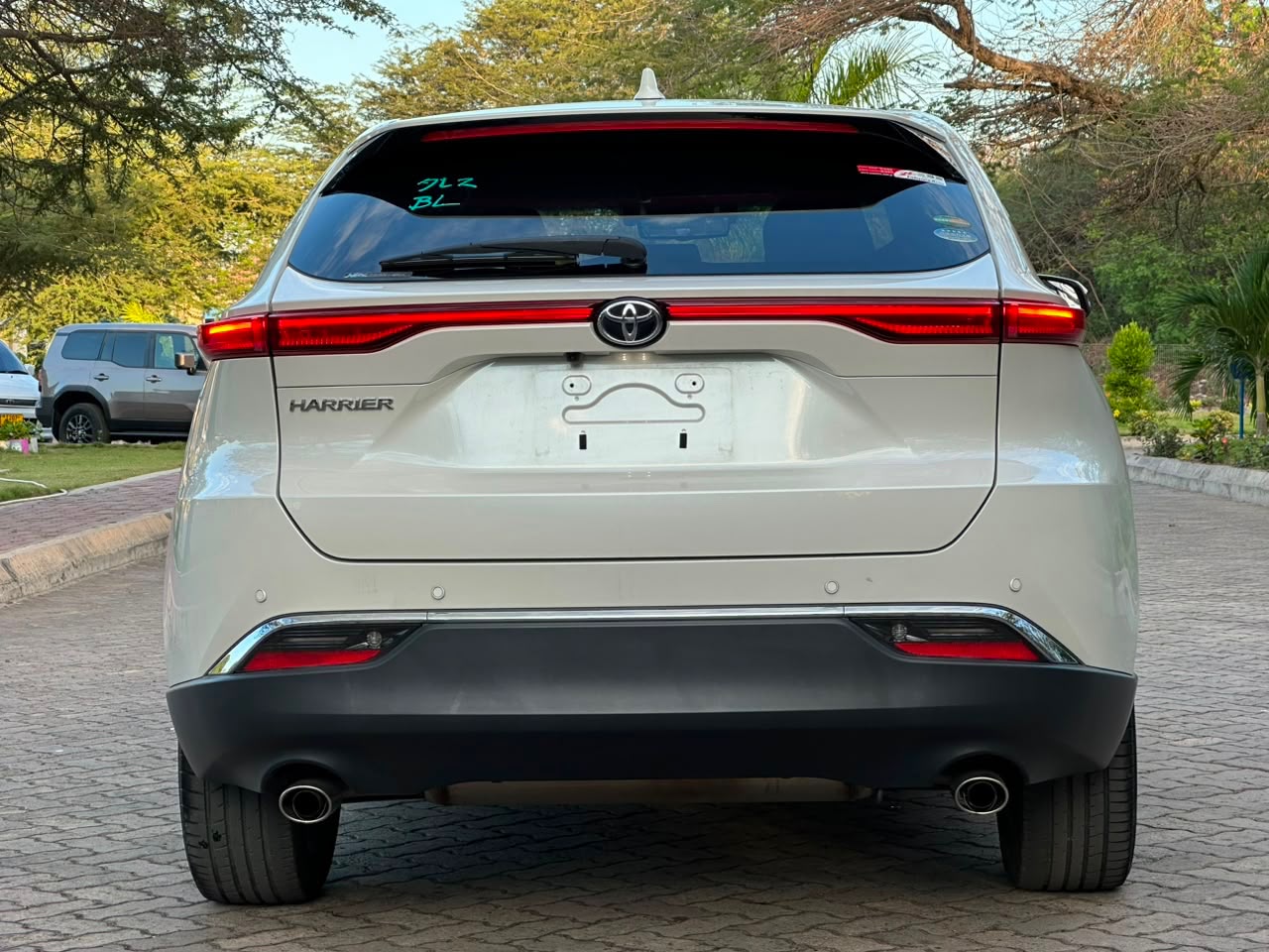 Toyota Harrier thumbnail 8